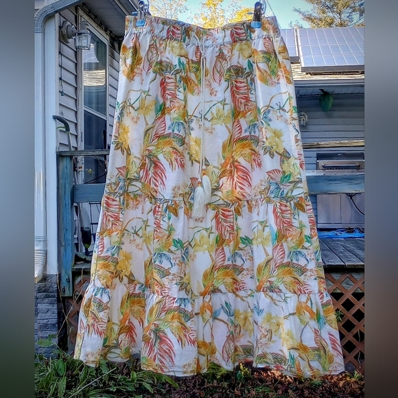 Rose & Olive Dresses & Skirts - Rose & Olive Multicolor Tropical Maxi Skirt